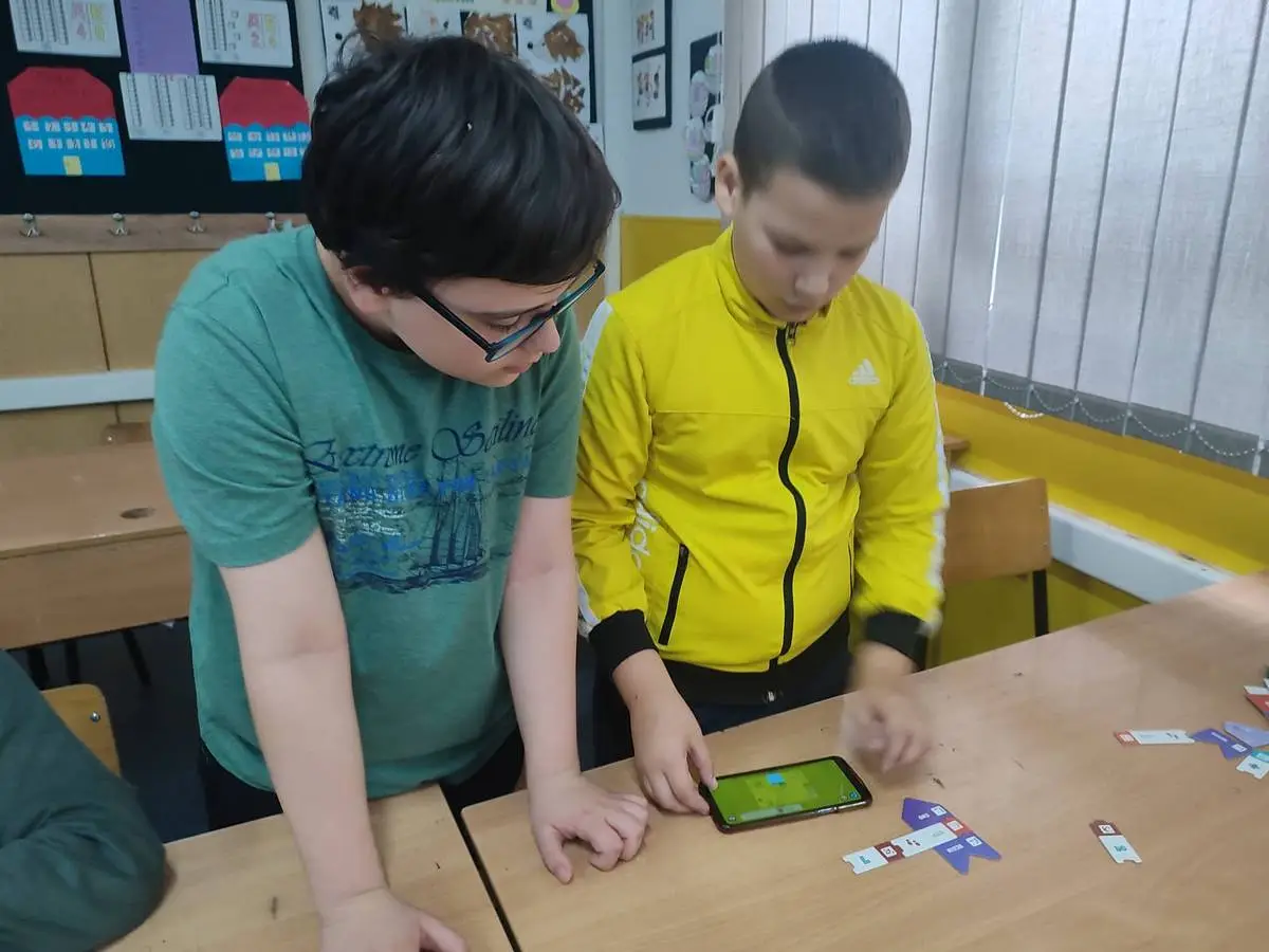 Учење кодирање преку игра