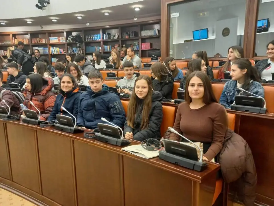Учество на Детски Парламент