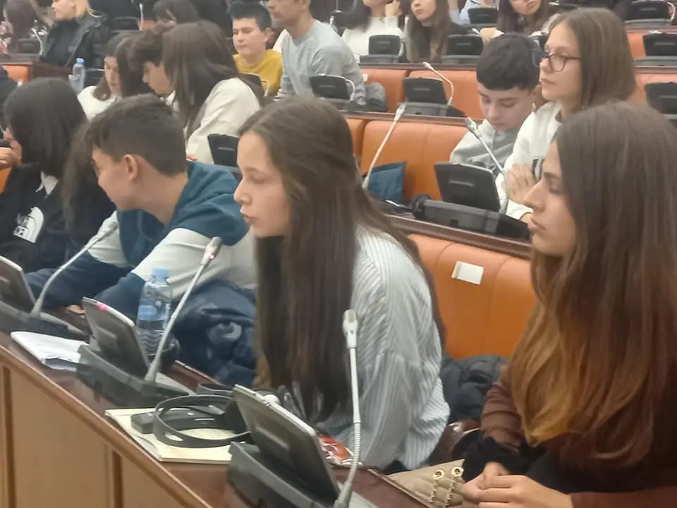 Учество на Детски Парламент