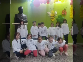 Obezbedeni uchilishni uniformi 1